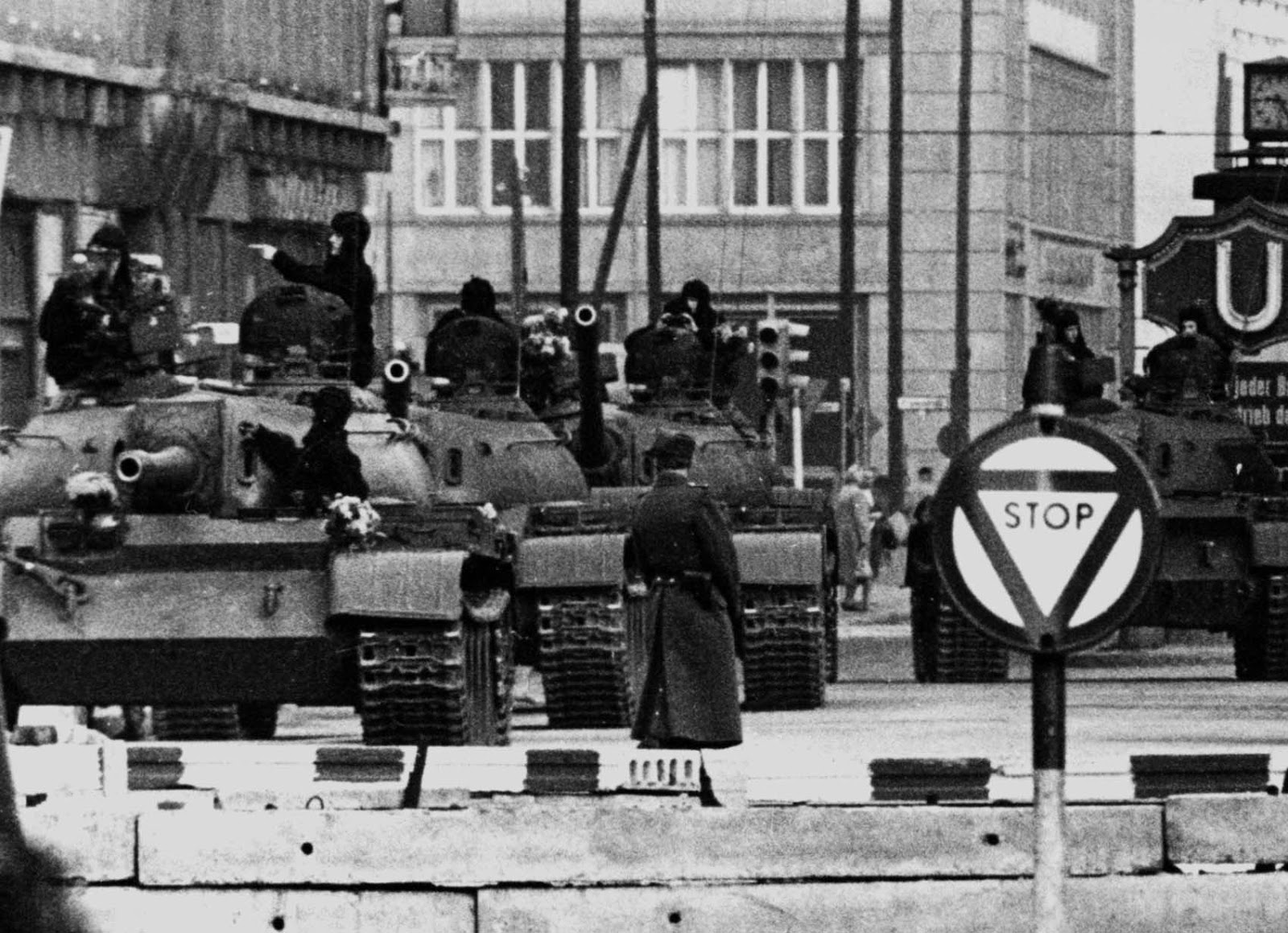 Soviet tanks at Checkpoint Charlie October 27, 1961.