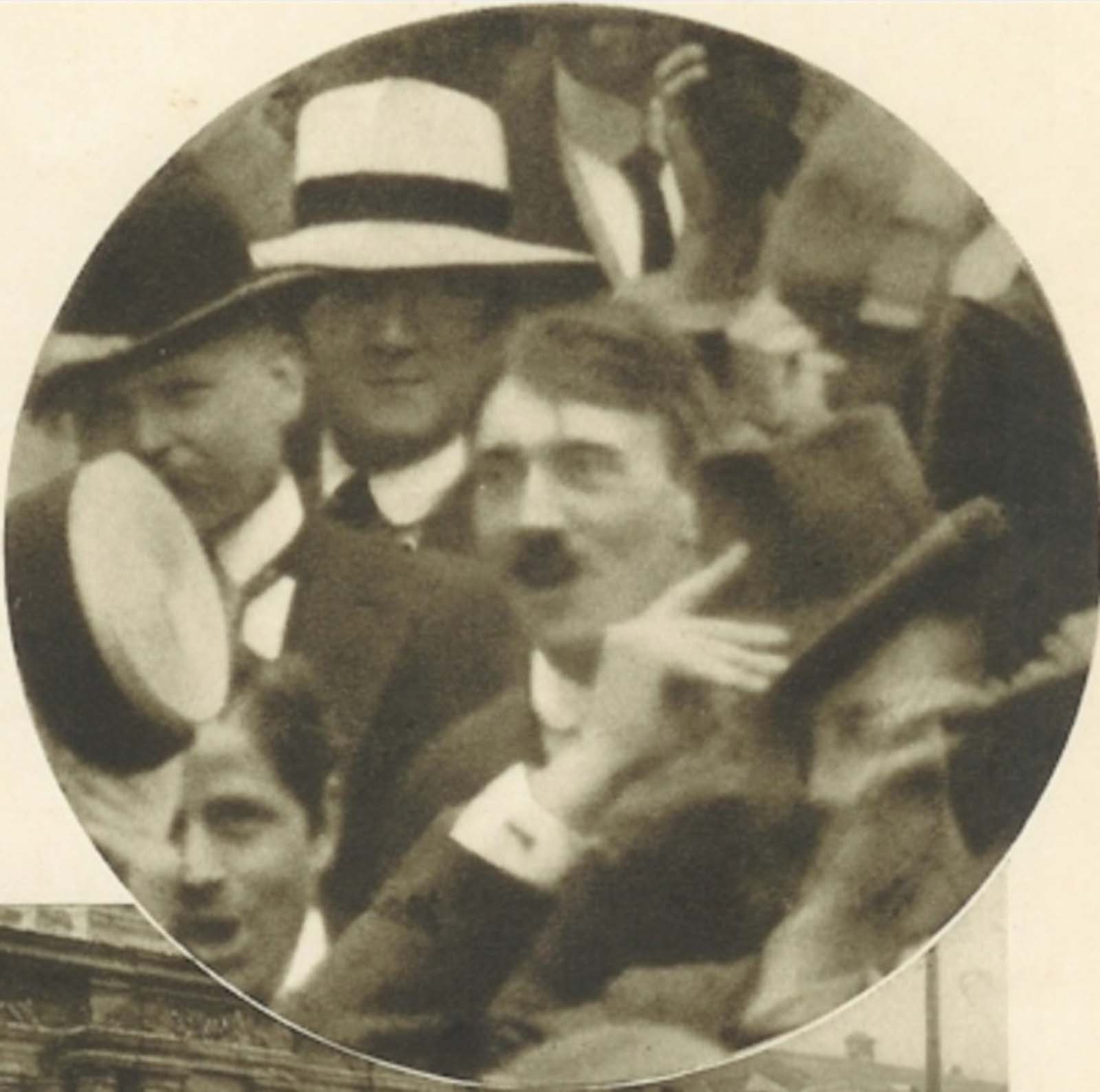 This version was published in Hoffmann’s book “Hitler wie ihn keiner kennt” (Hitler as No-one Knows Him), Berlin, 1932.