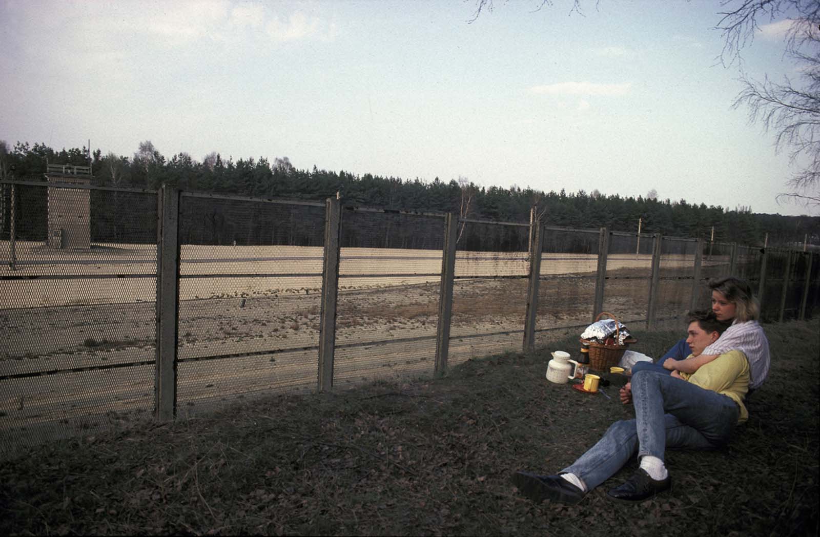 Everyday life along the Berlin Wall, 1985-1986