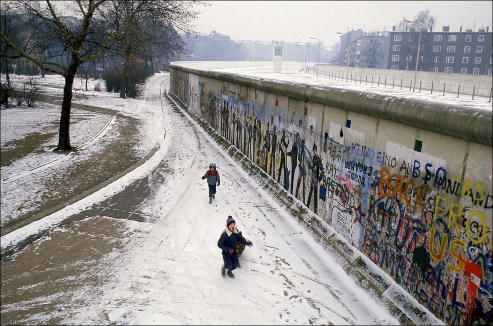 Everyday life along the Berlin Wall, 1985-1986