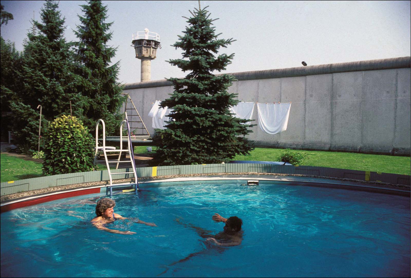 Everyday life along the Berlin Wall, 1985-1986