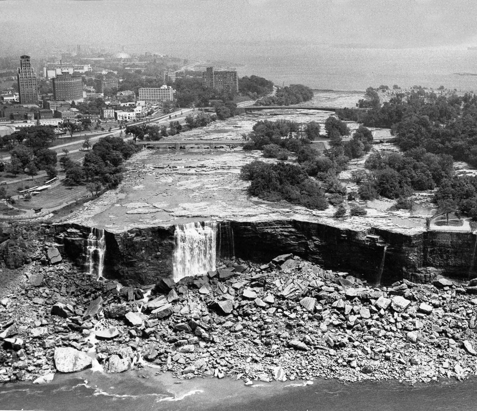 Niagara Falls without water, 1969