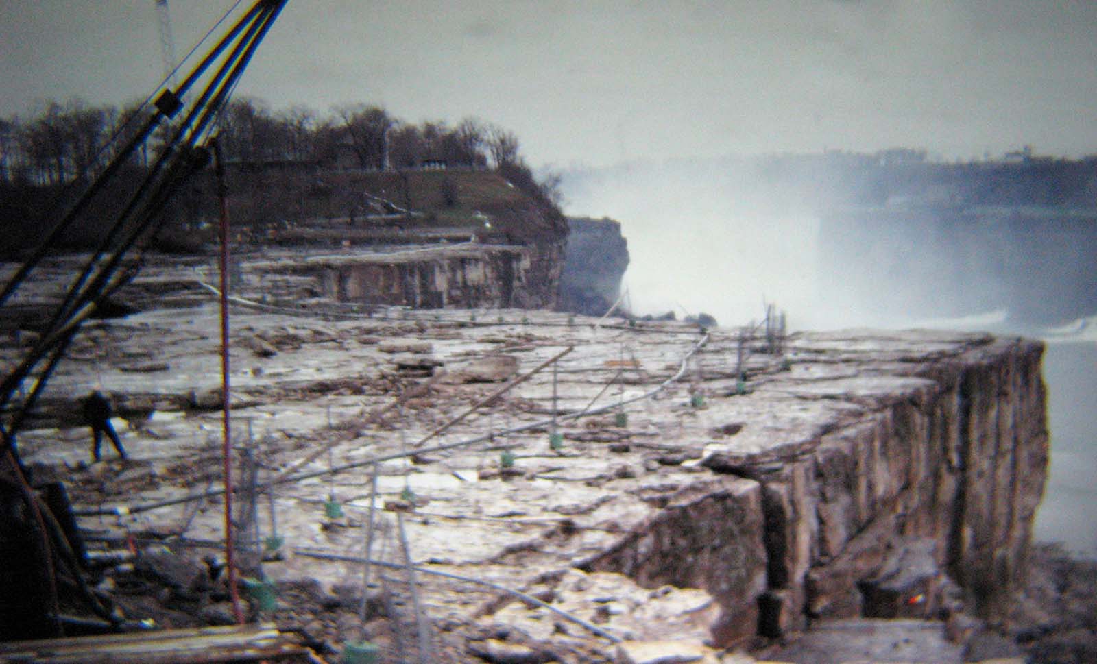 Niagara Falls without water, 1969