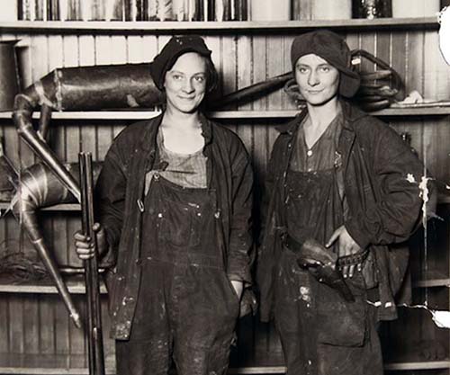 Two female bootleggers, 1921 Two female bootleggers, 1921