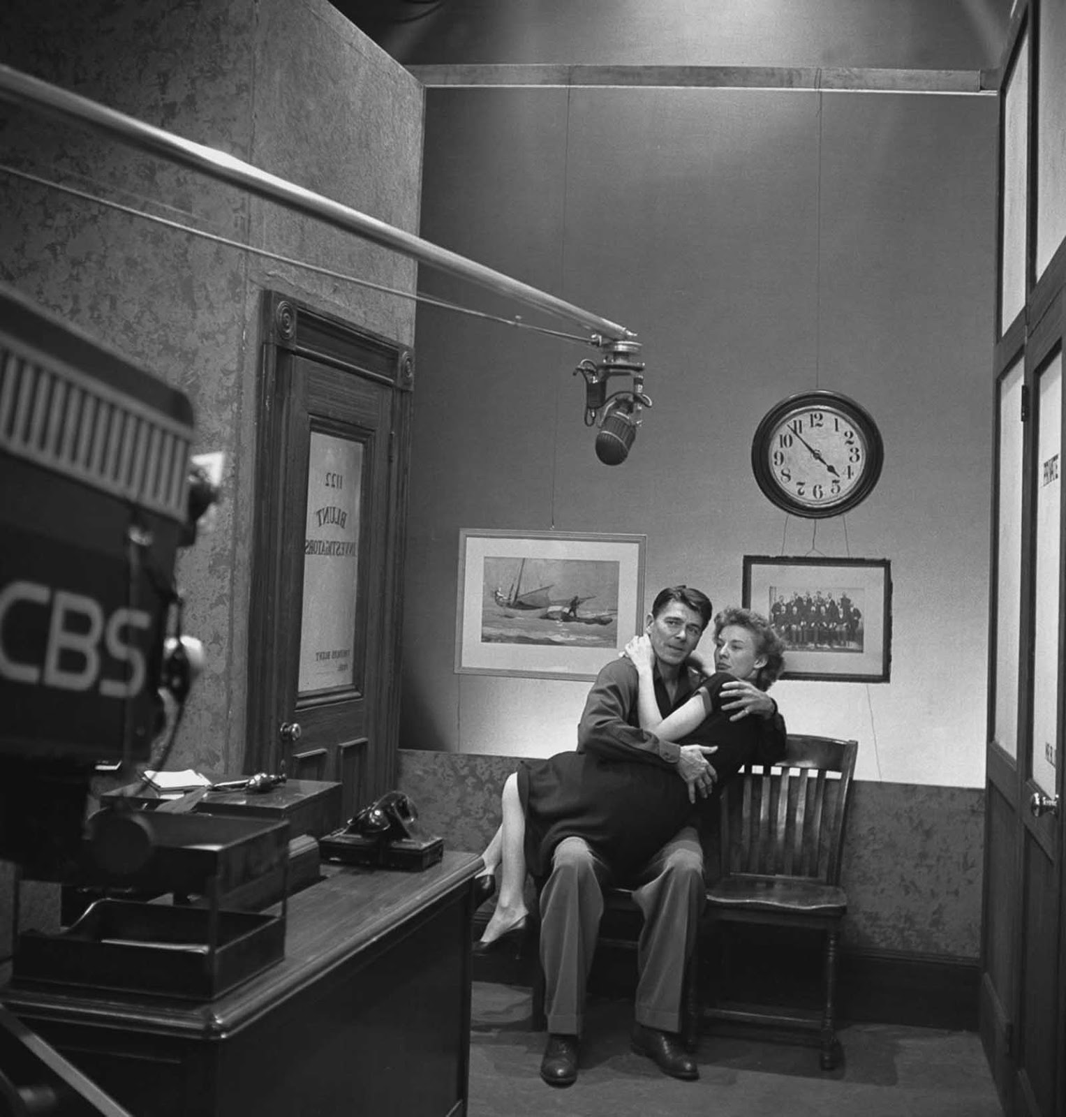 Reagan performs with Cloris Leachman on an episode of Nash Airflyte Theater. 1950.