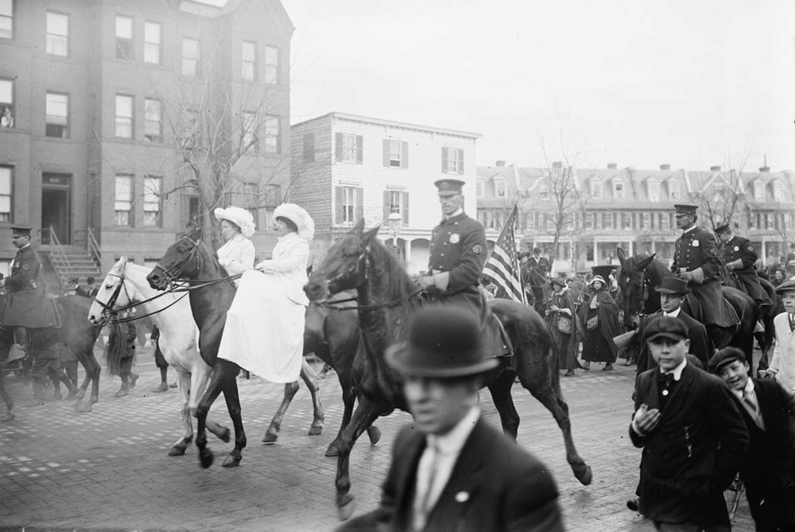Women suffrage hikers arriving in Washington, District of Columbia, from New York, 1913.