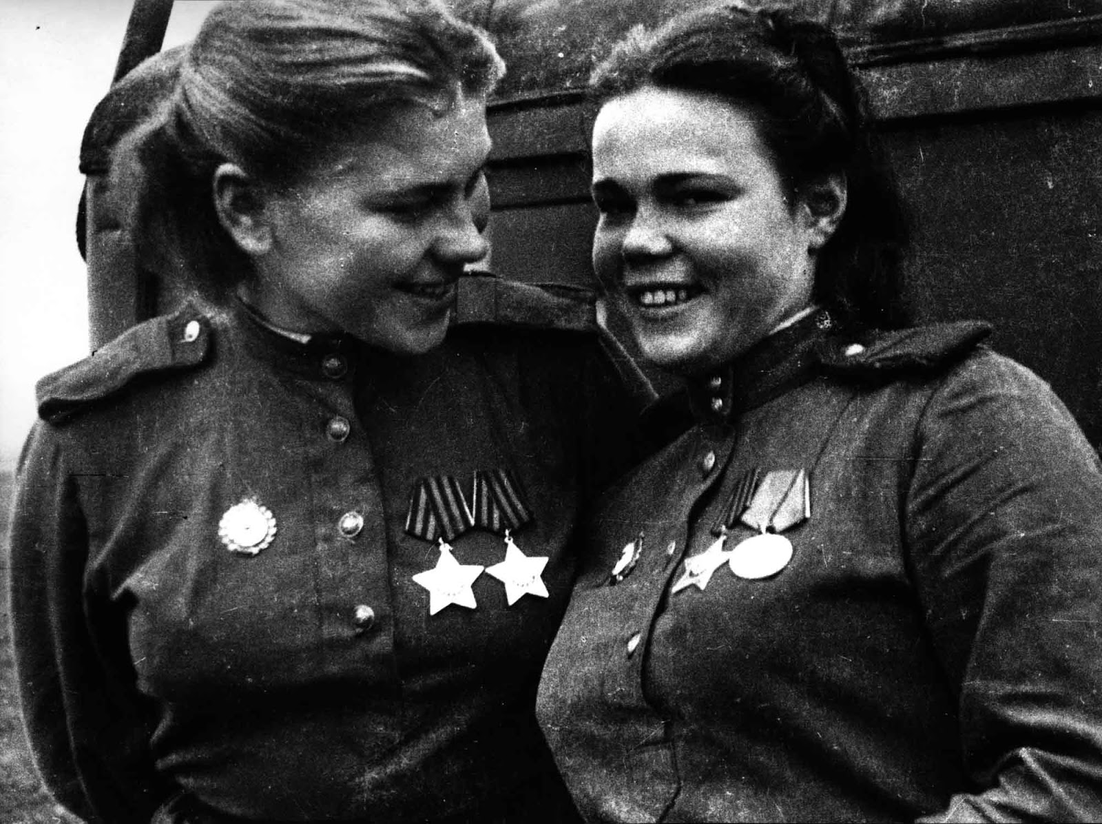 Roza Shanina and Evdokia Fedorovna Krasnoborova. 