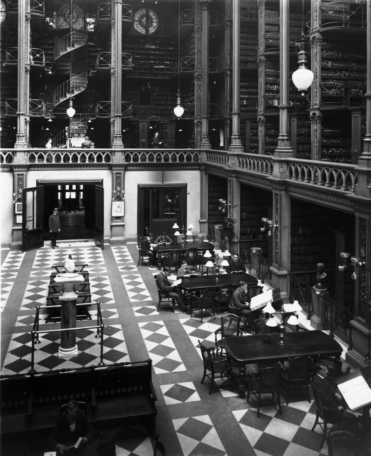 The beautiful main hall.