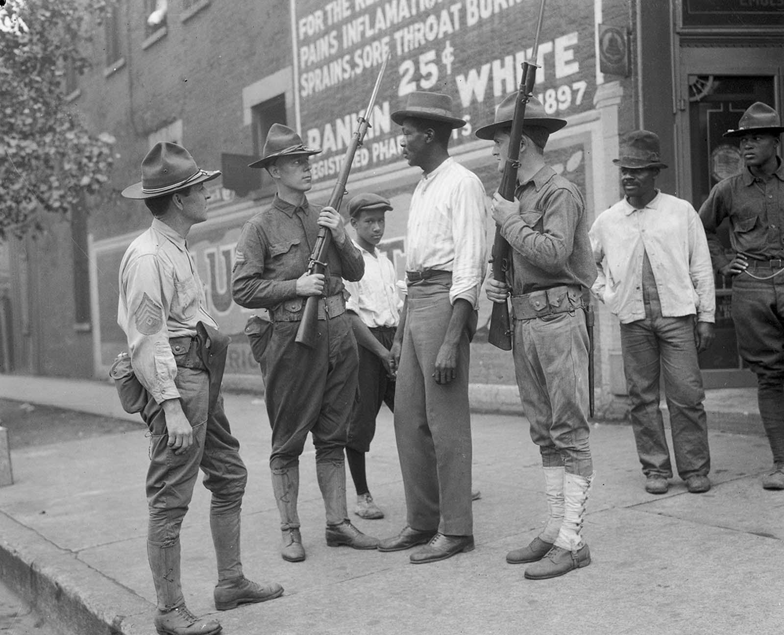 Illinois National Guard soldiers.
