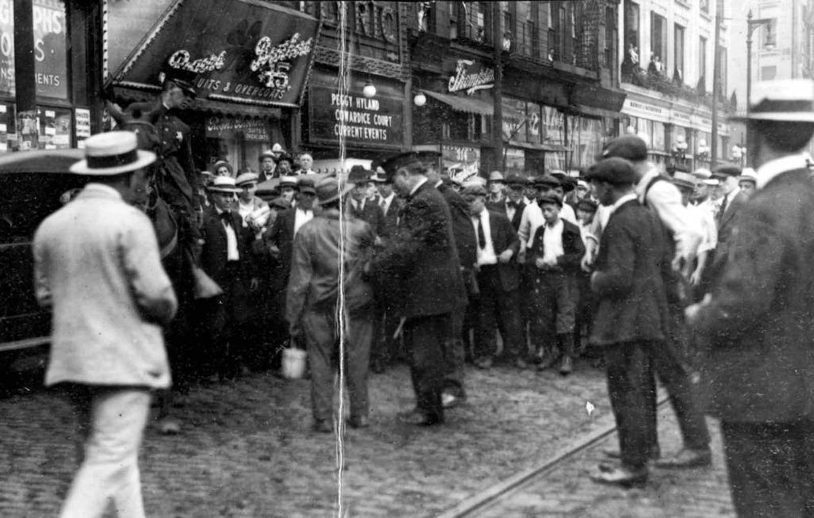 When the war came to an end thousands of servicemen, back and white, found their jobs had been taken by Southern blacks and other immigrants.