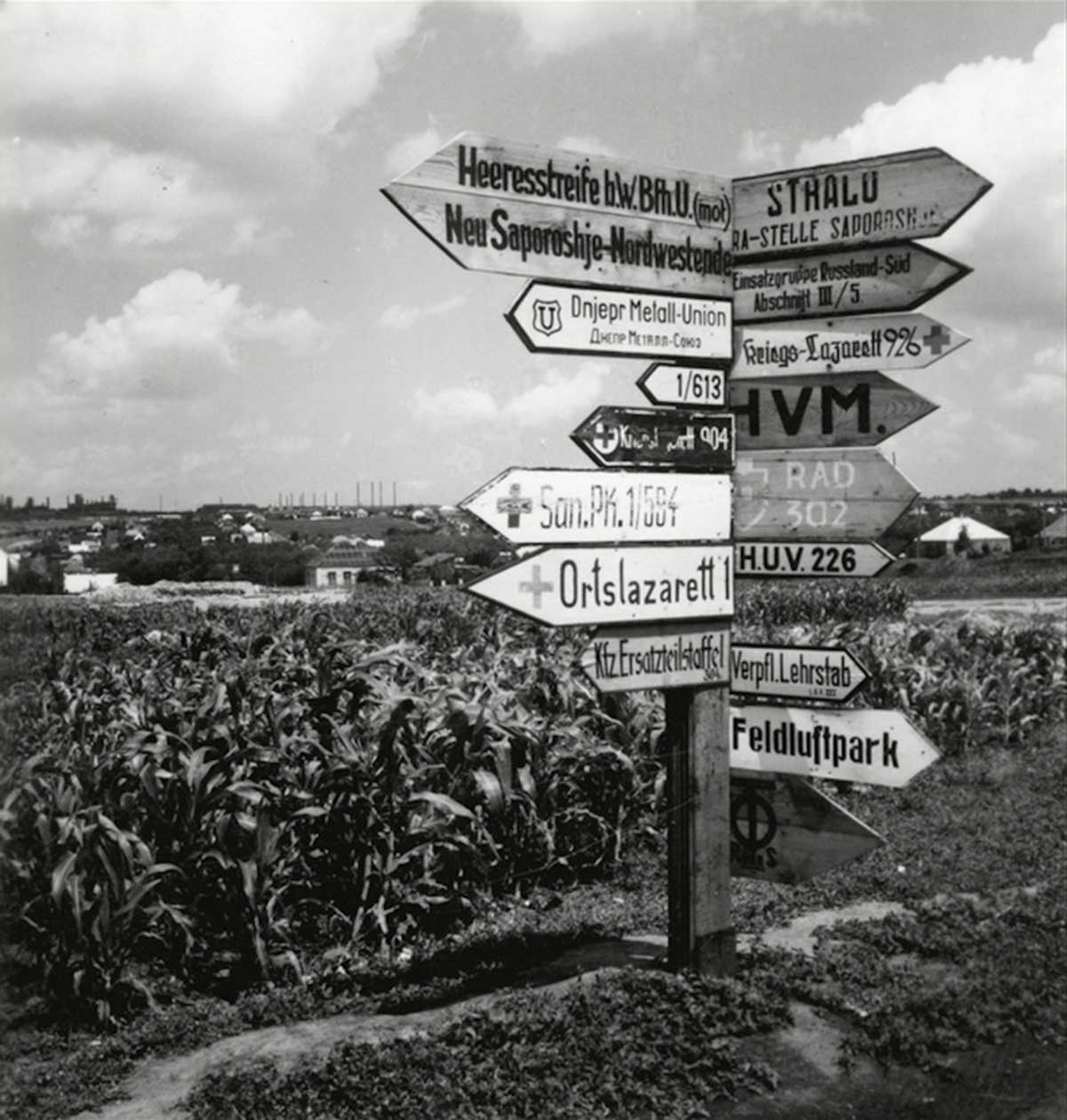 German traffic signs for the troops. Near Saporischschja.