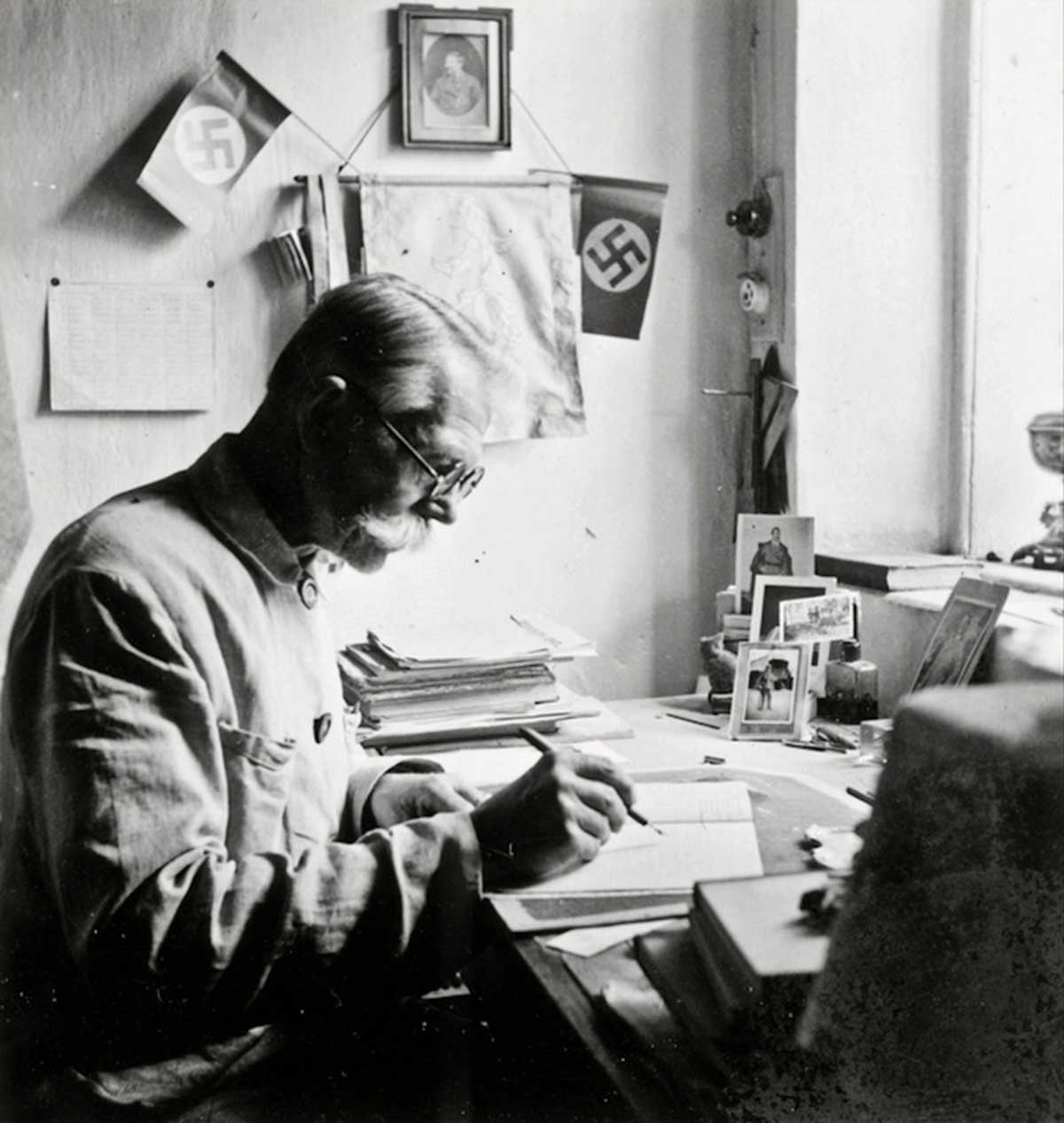 Teacher Mr Epp of a school of Black Sea Germans in Blumengart. Mennonite settlement of east Prussian settlers northwest of Khortytsia Island. Chortitza Colony near Zaporizhia. 1943.