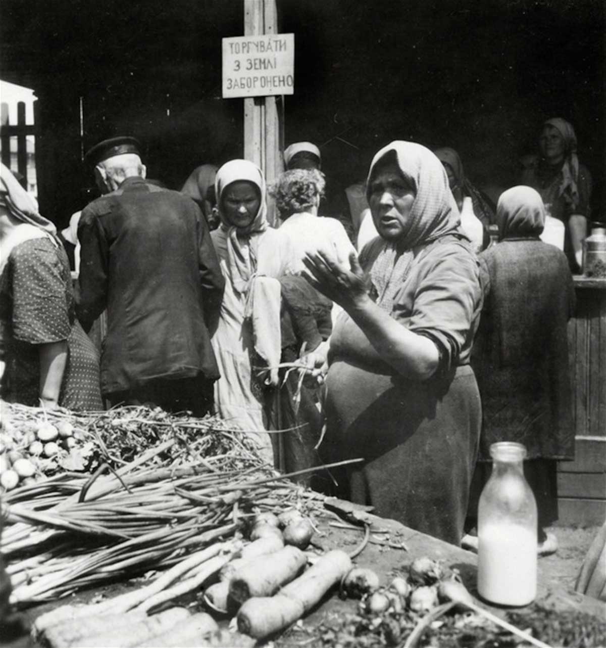 Farmers' market.