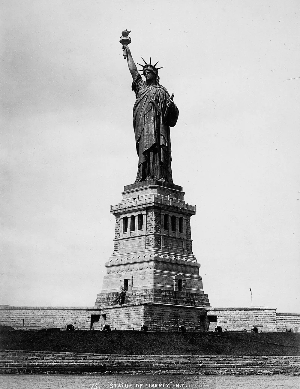 statue liberty history pictures