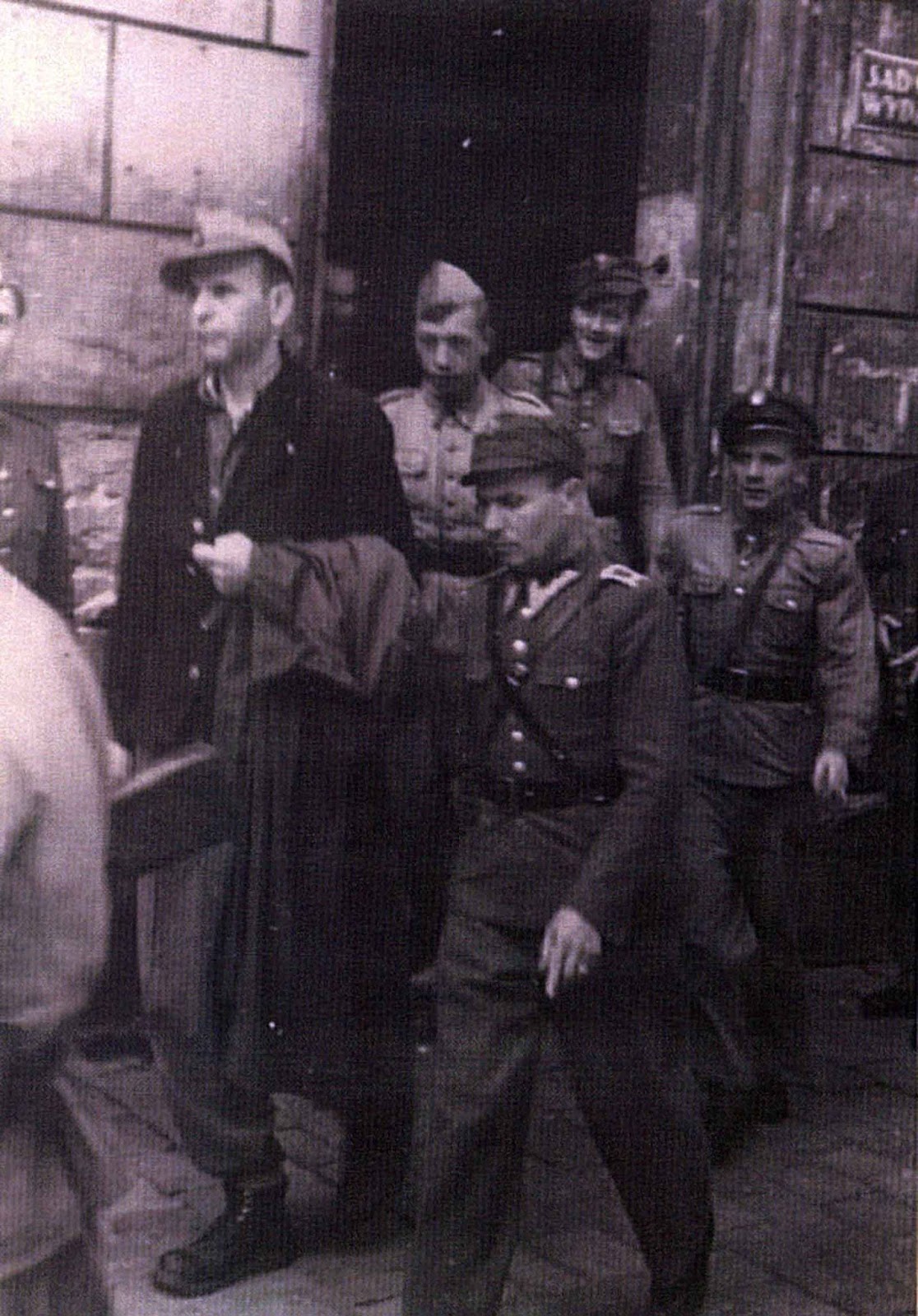 Amon Goeth leaves courthouse after being sentenced to death.