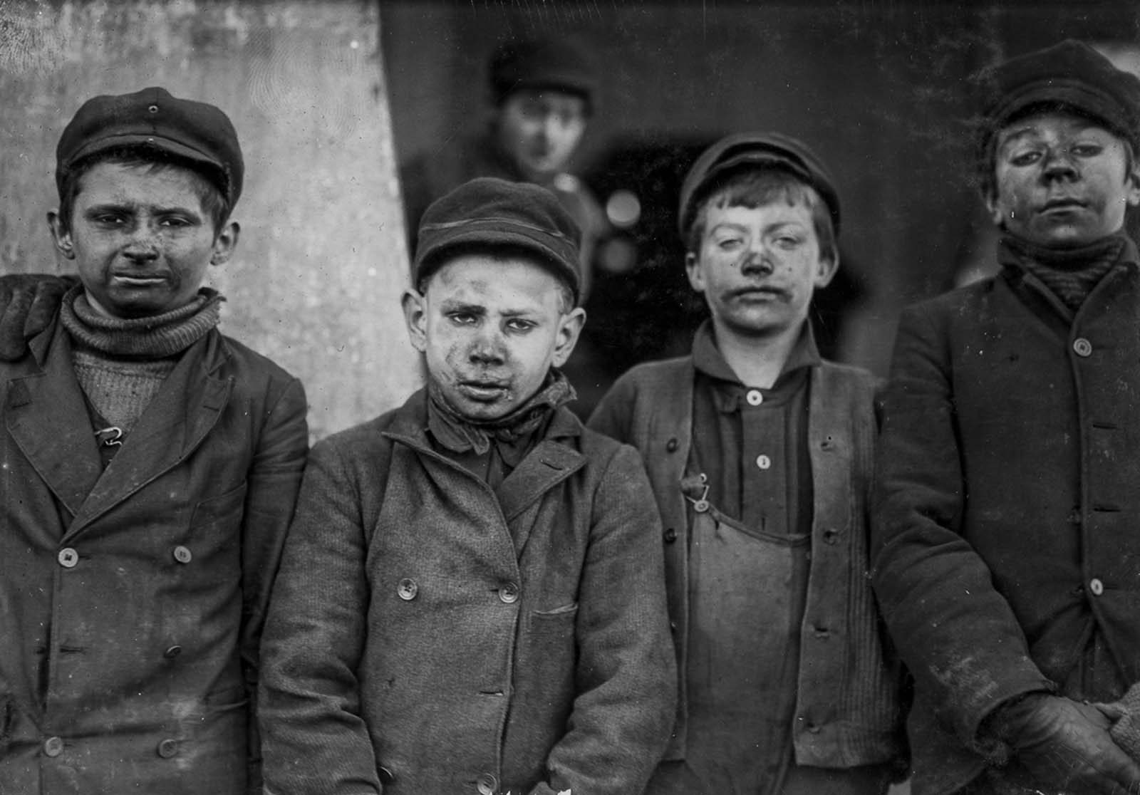 Breaker boys employed by the Pennsylvania Coal Company. 1911.