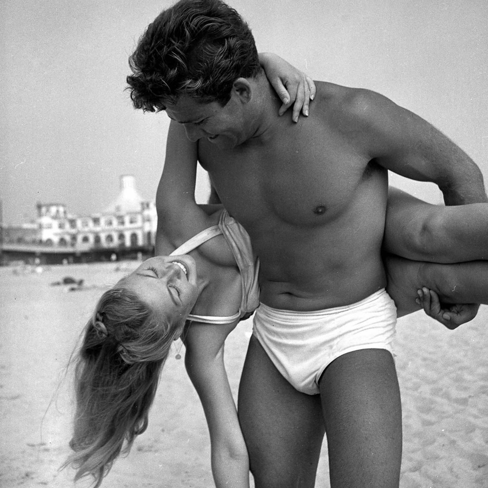 A couple at the Muscle Beach.