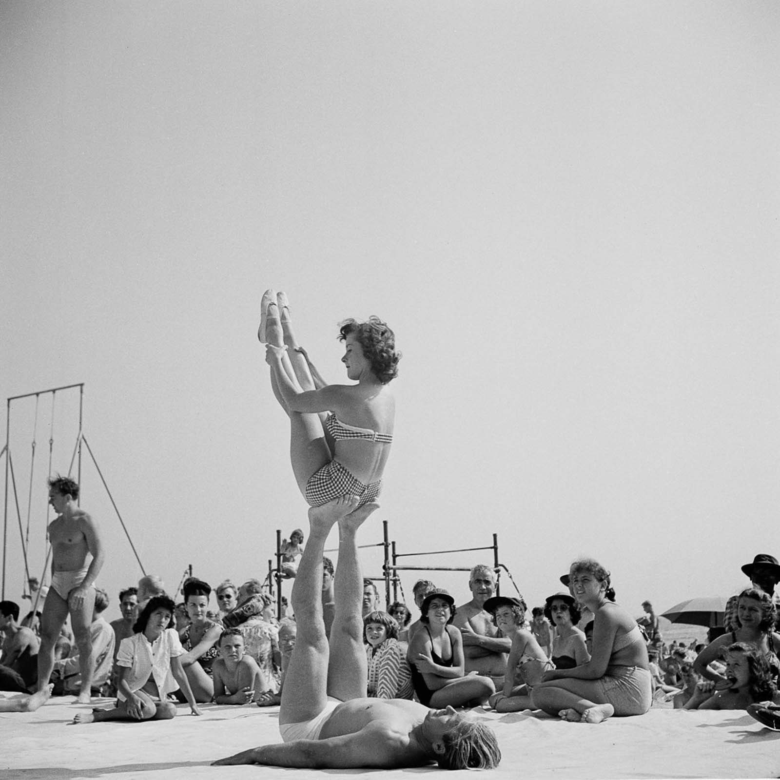 The daily shows attracted a lot of people.