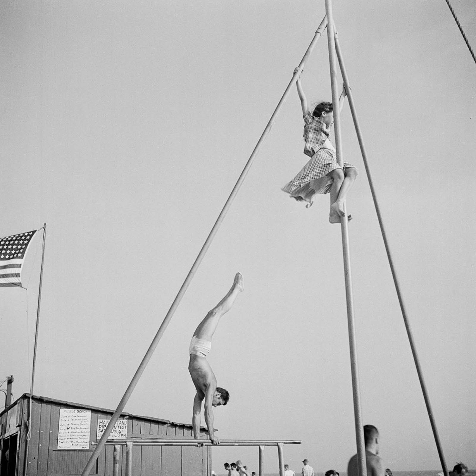 By the 1950s, Muscle Beach established worldwide fame and helped to popularize and bring legitimacy to physical culture with acrobatics and bodybuilding.