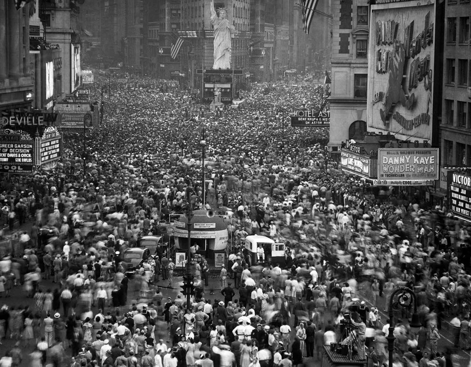 A huge crowd in New York's Times Square jubilantly welcome the news that the Japanese had accepted the Allies terms of surrender on August 14, 1945.