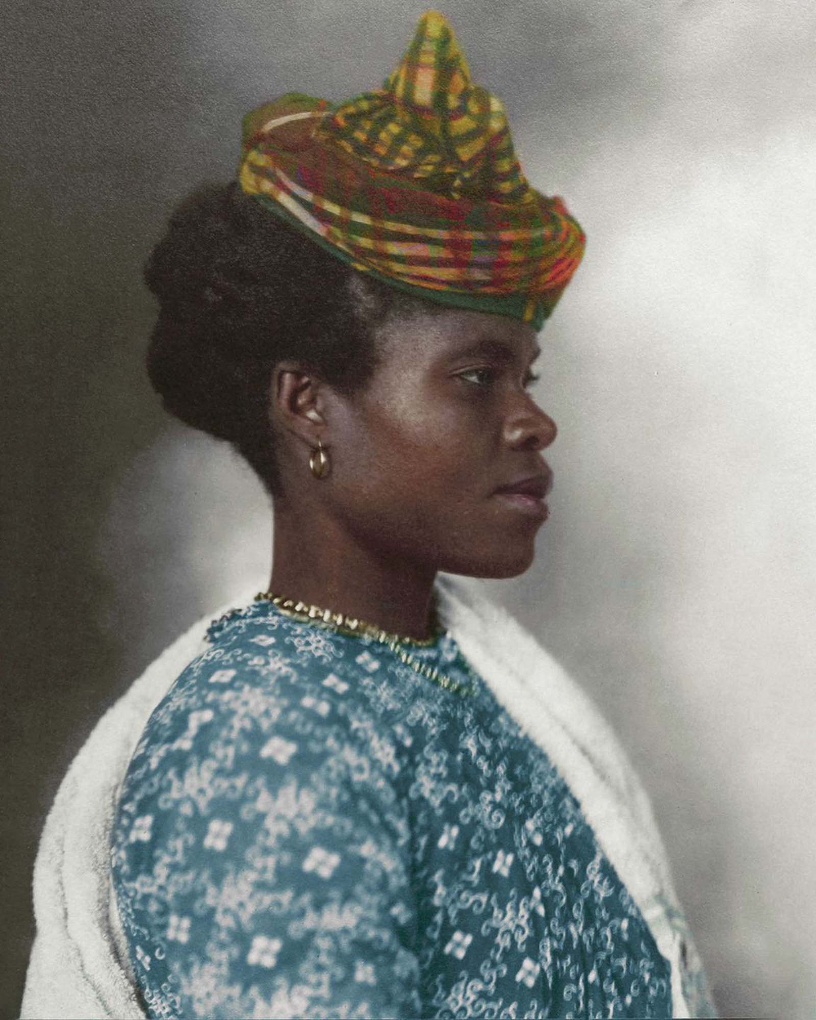 ellis islandi immigrants colorized