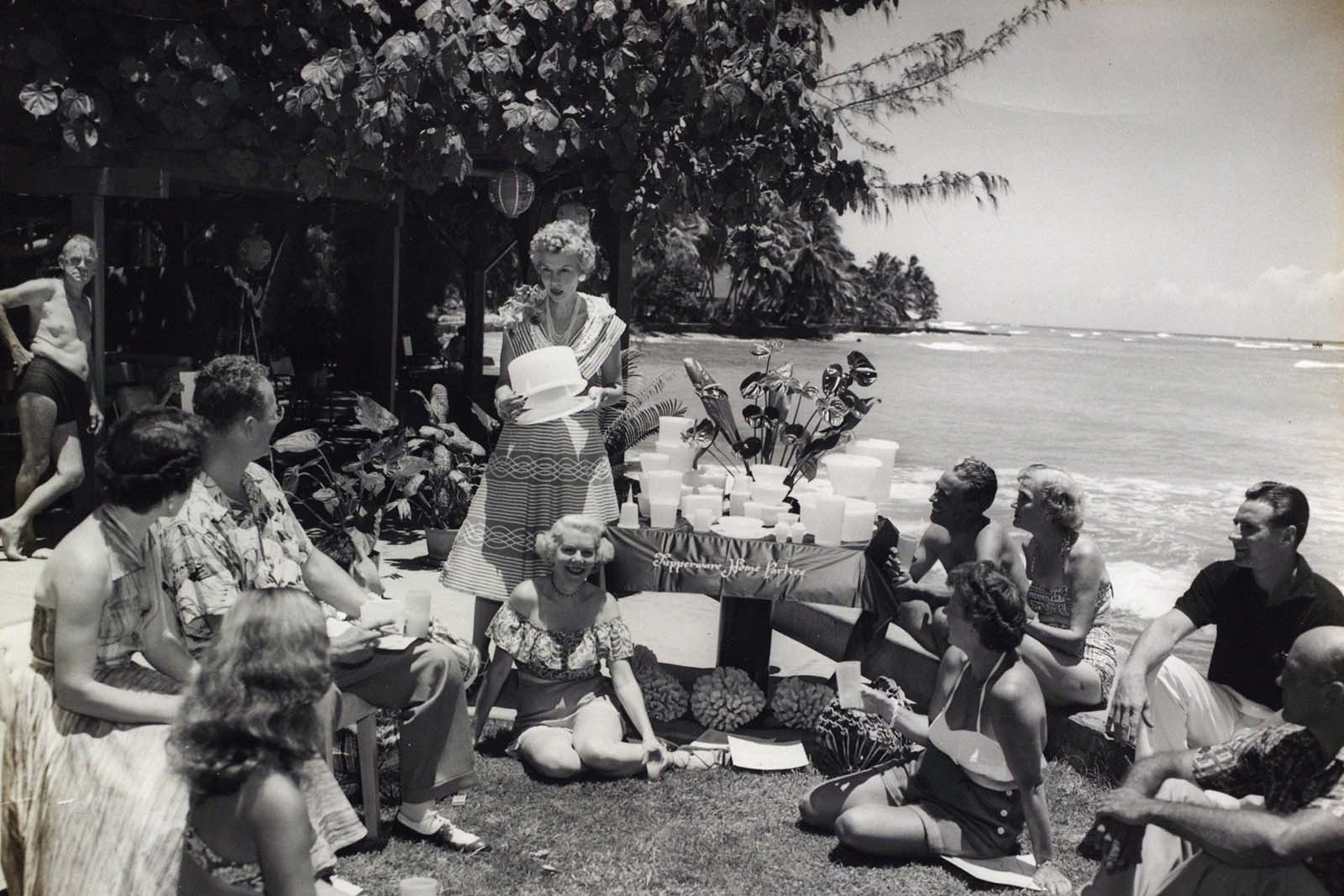 tupperware parties pictures history