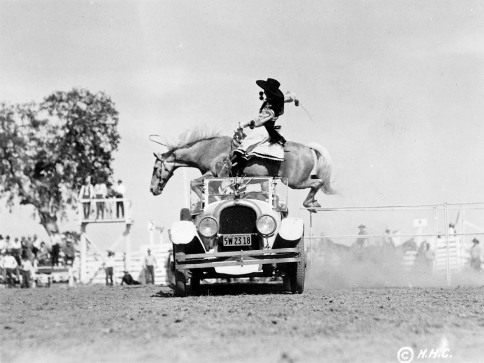 cowgirls west photographs