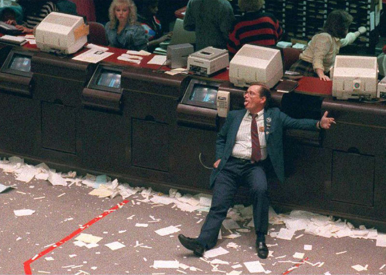 black Monday 1987 photographs
