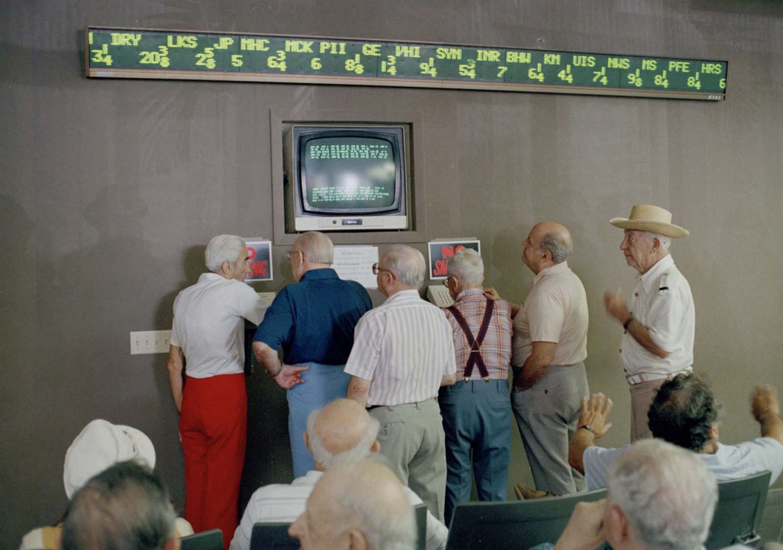 black Monday 1987 photographs