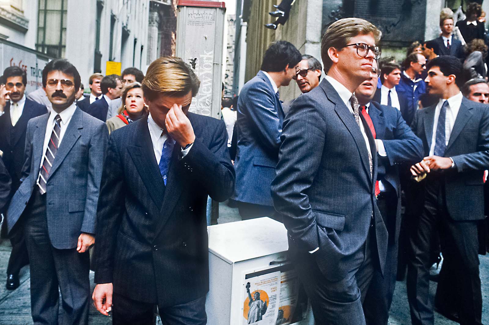 black Monday 1987 photographs