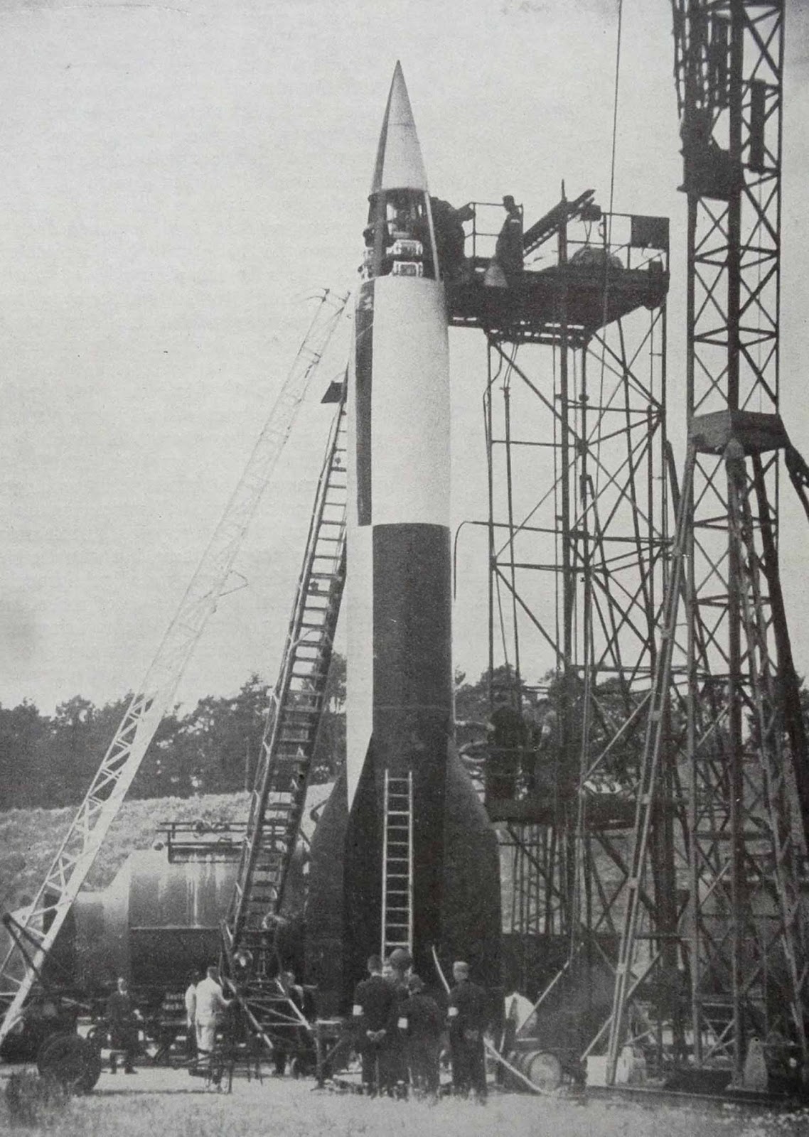 Following Operation Crossbow bombing, initial plans for launching from the massive underground Watten and Wizernes bunkers or from fixed pads such as near the Château du Molay were dropped in favour of mobile launching.