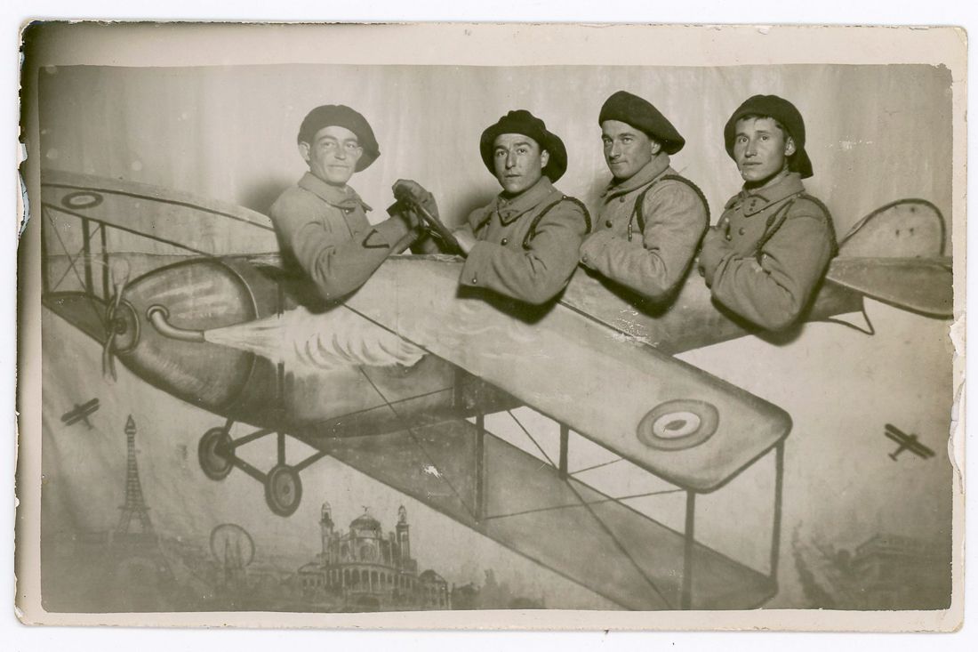 goofy vintage soldiers fake military props