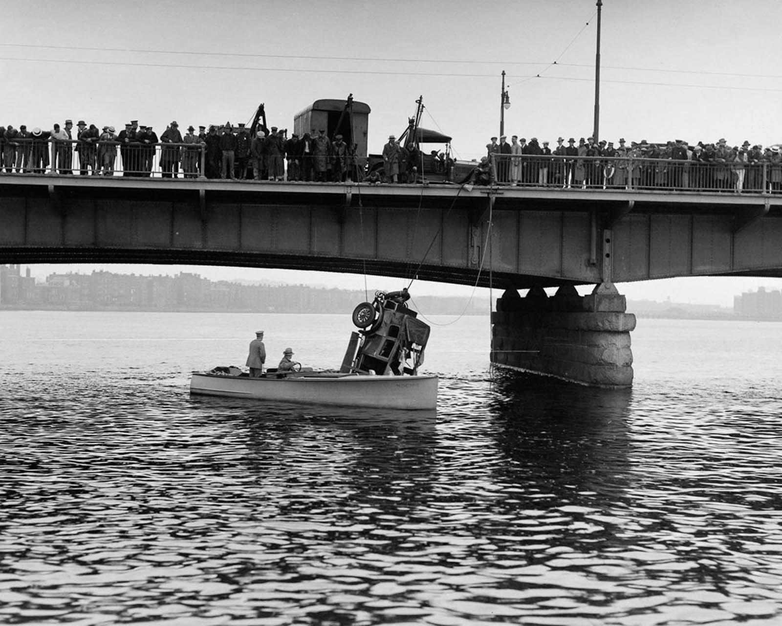 vintage photos car wrecks