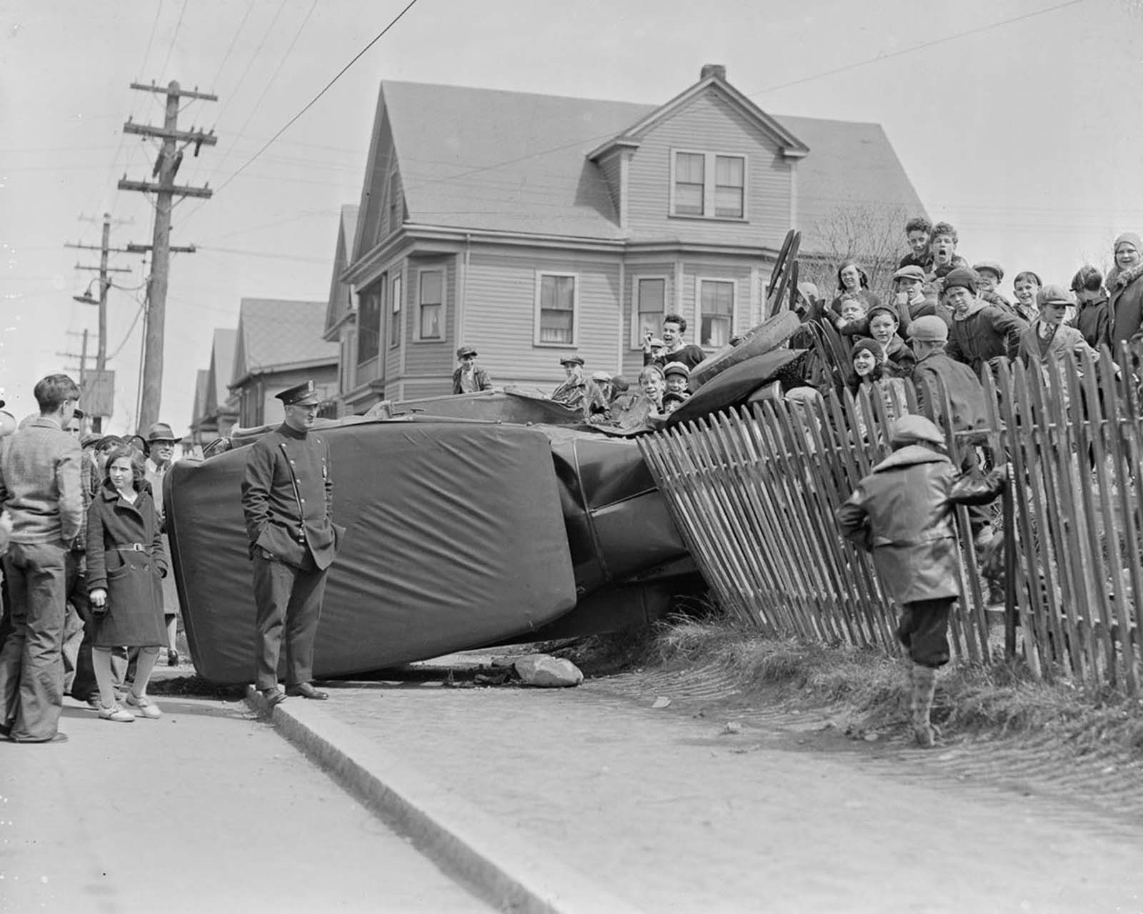 vintage photos car wrecks