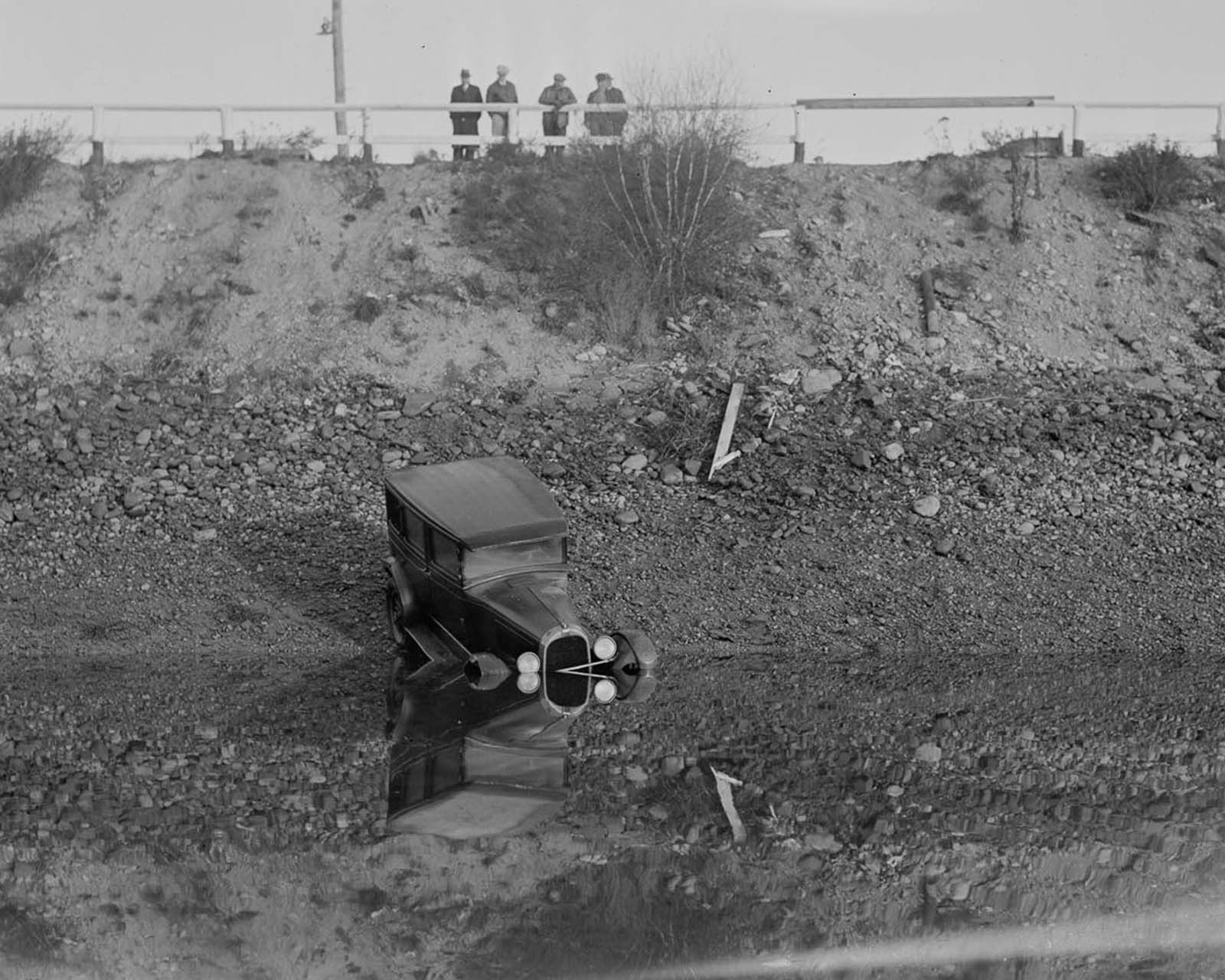 vintage photos car wrecks