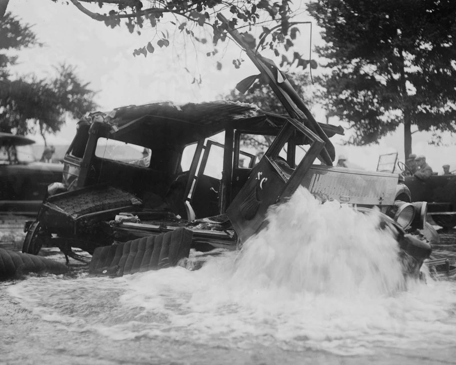 vintage photos car wrecks