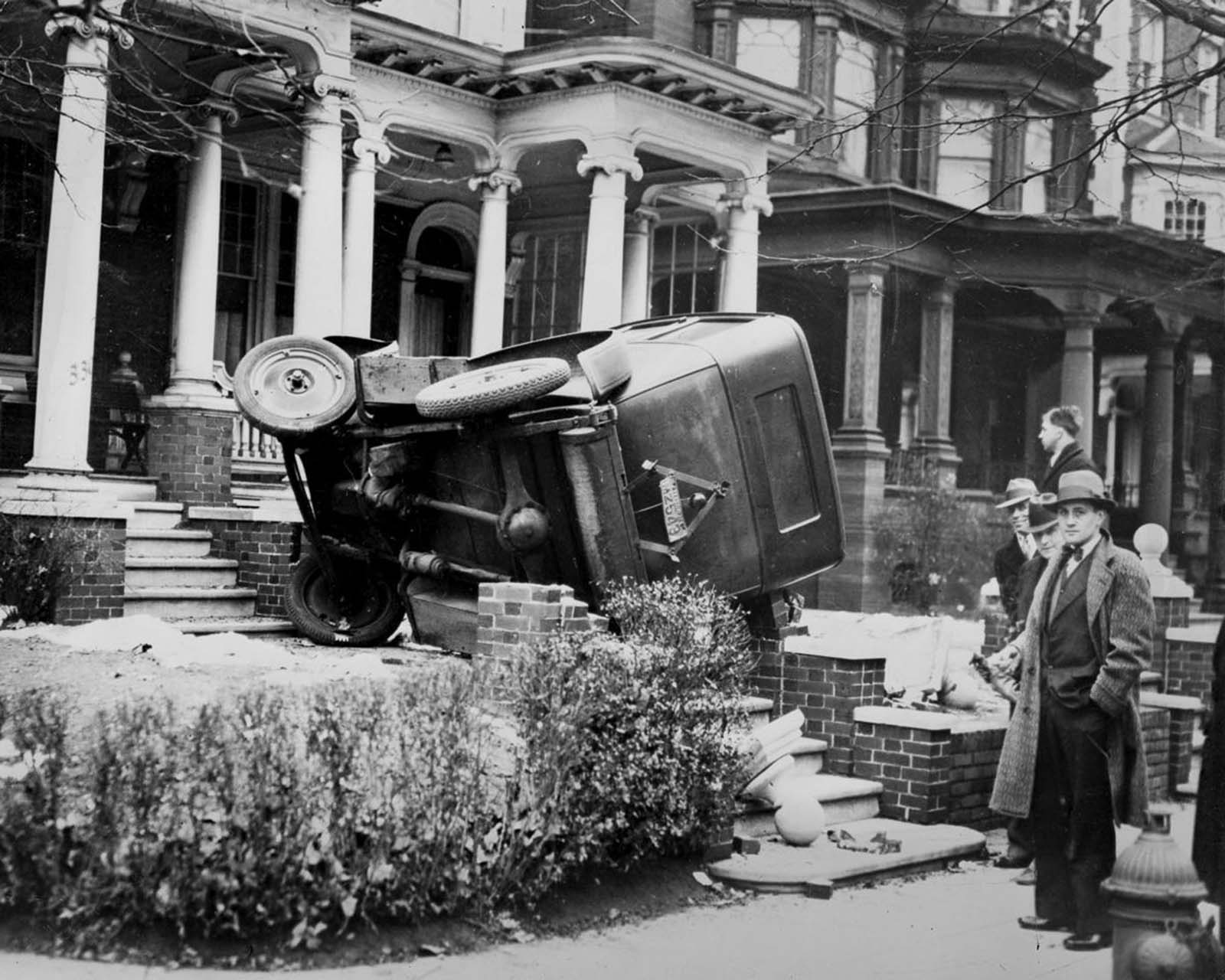 vintage photos car wrecks