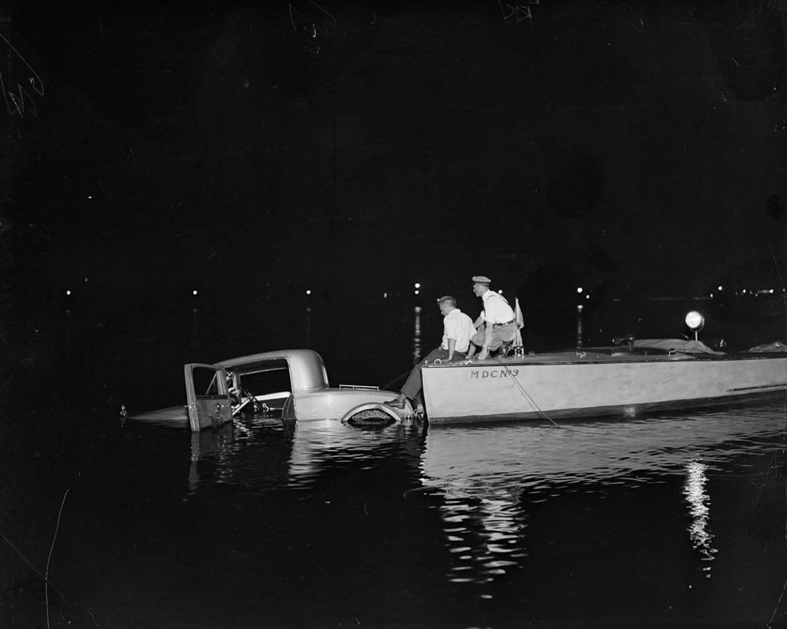 vintage photos car wrecks