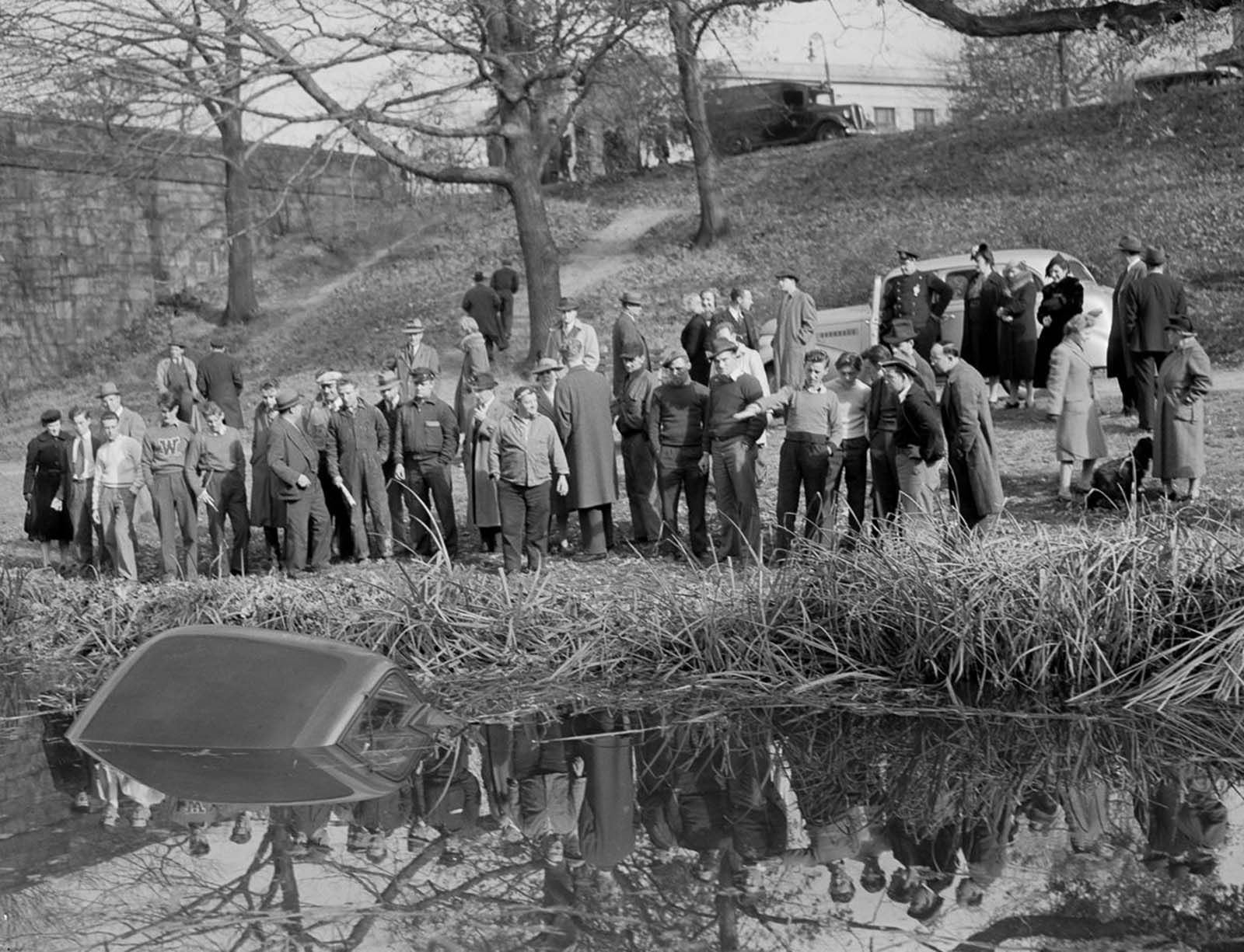 vintage photos car wrecks