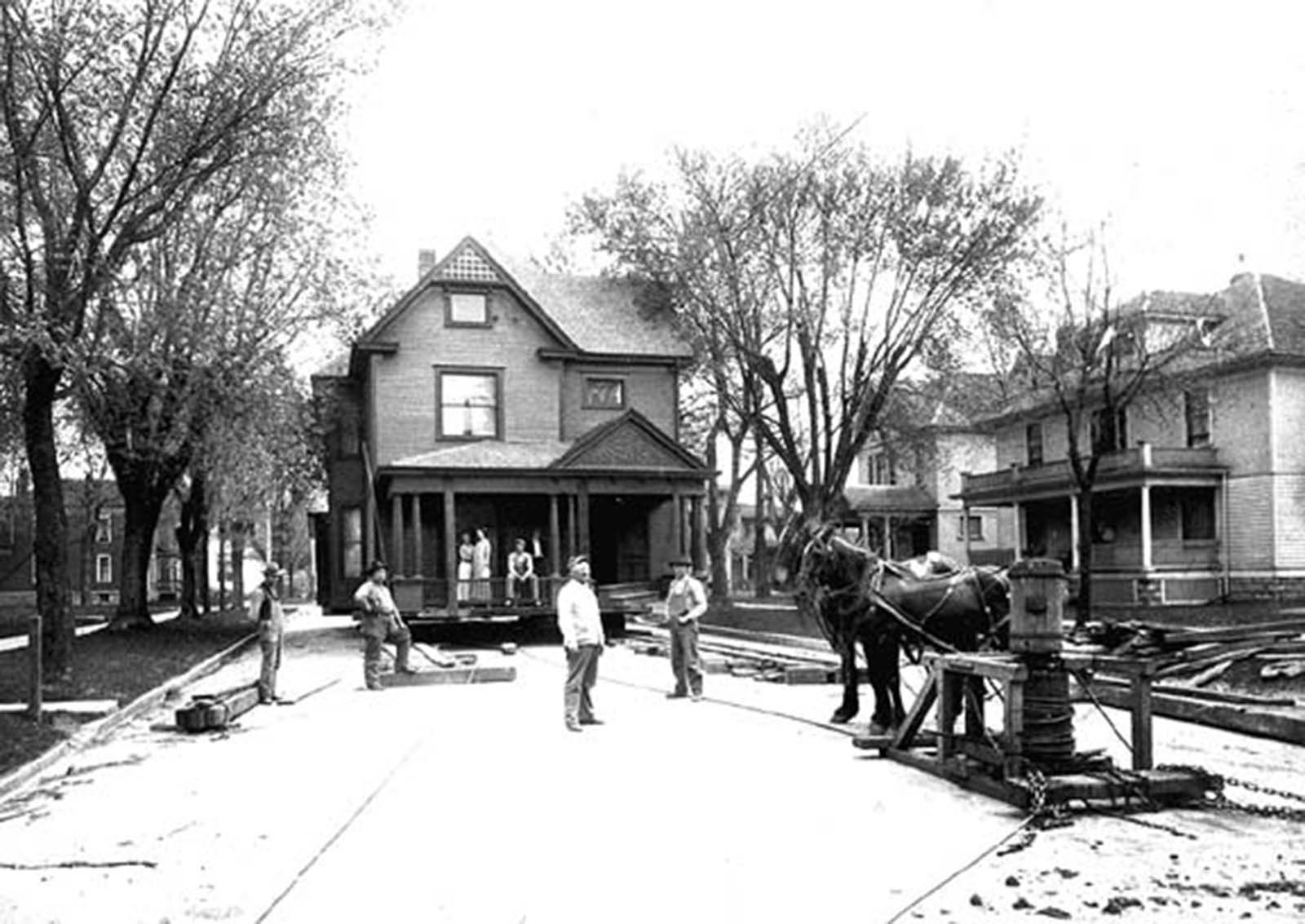 vintage photographs move house horses