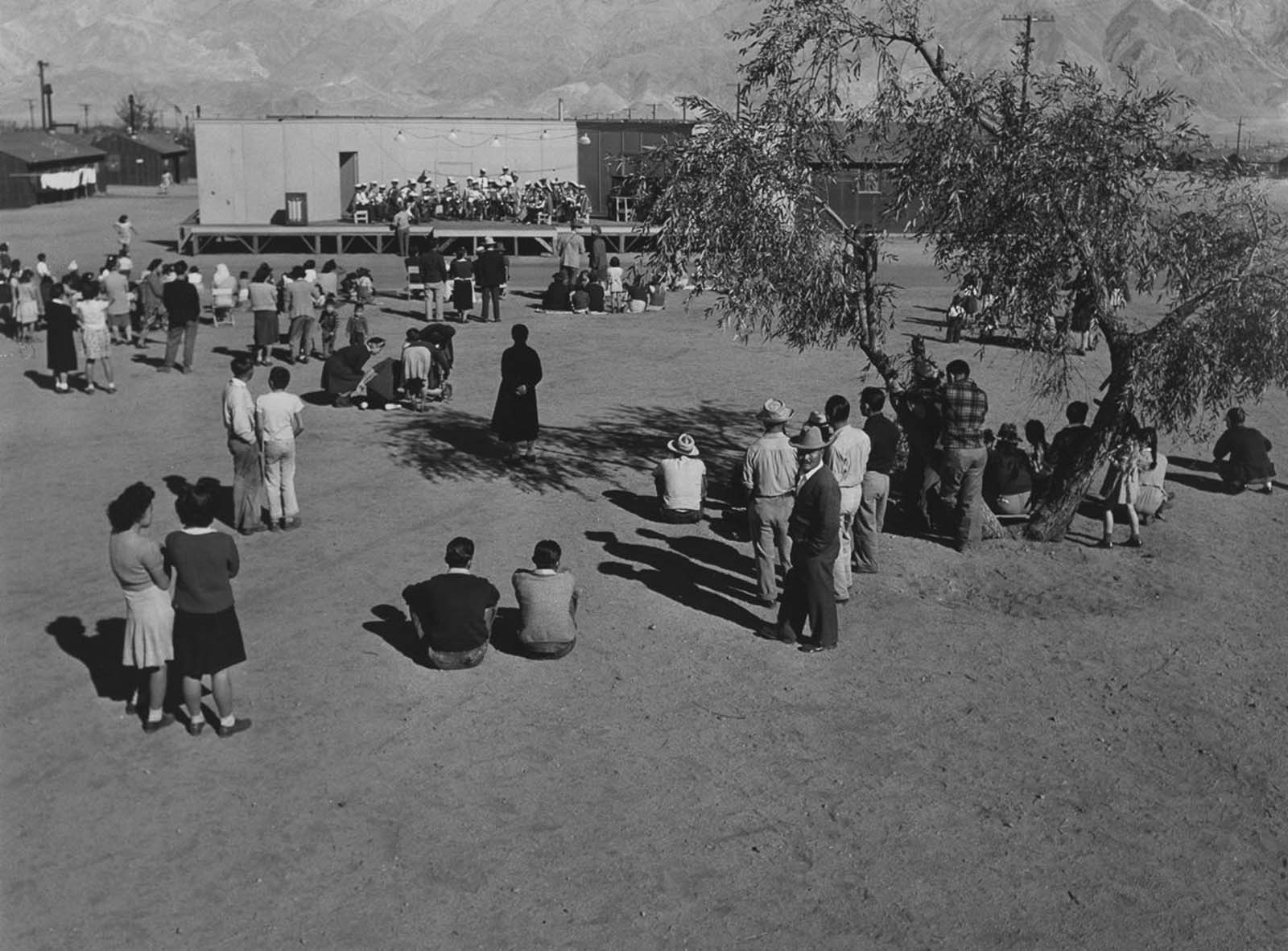 manzanar internment camp photographs