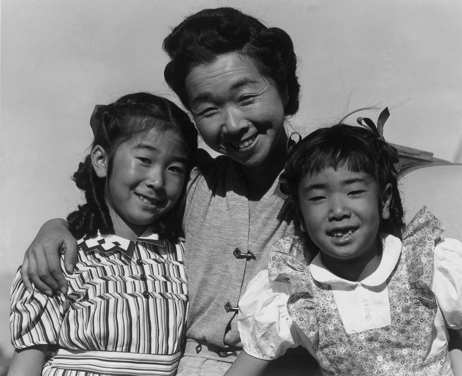 manzanar internment camp photographs