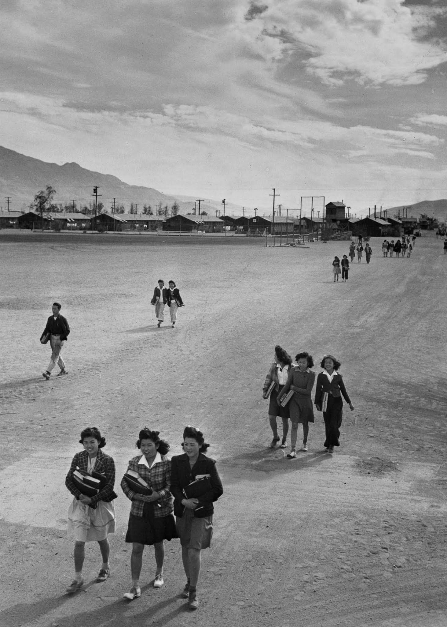 manzanar internment camp photographs