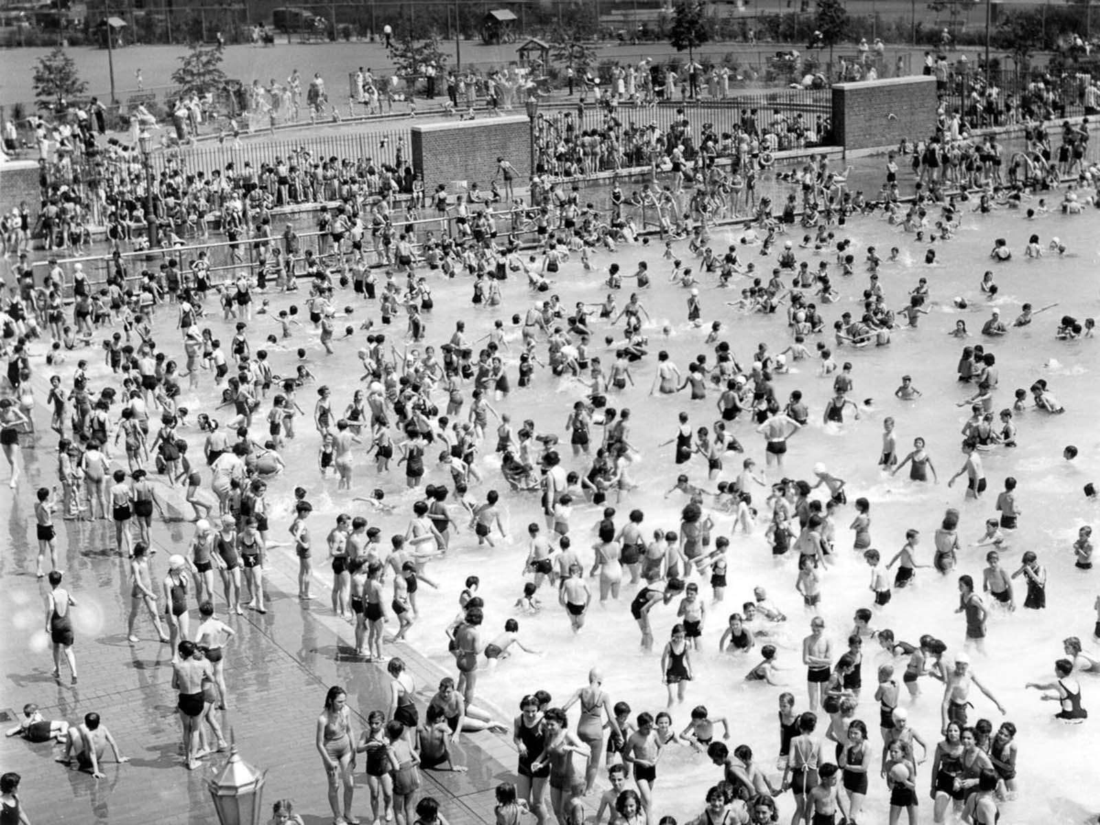 new york swimming pools historical photographs