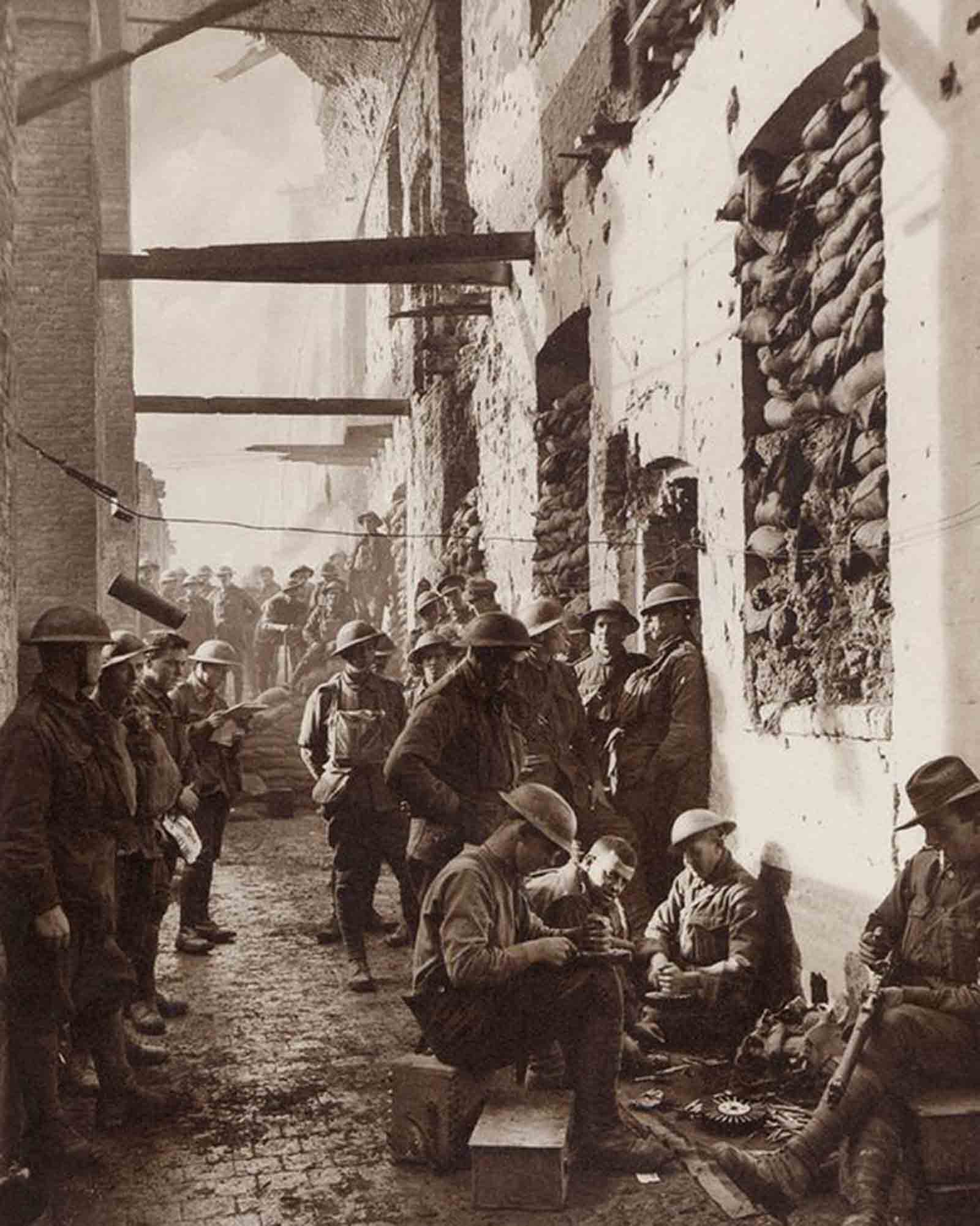 Western front photographs frank hurley