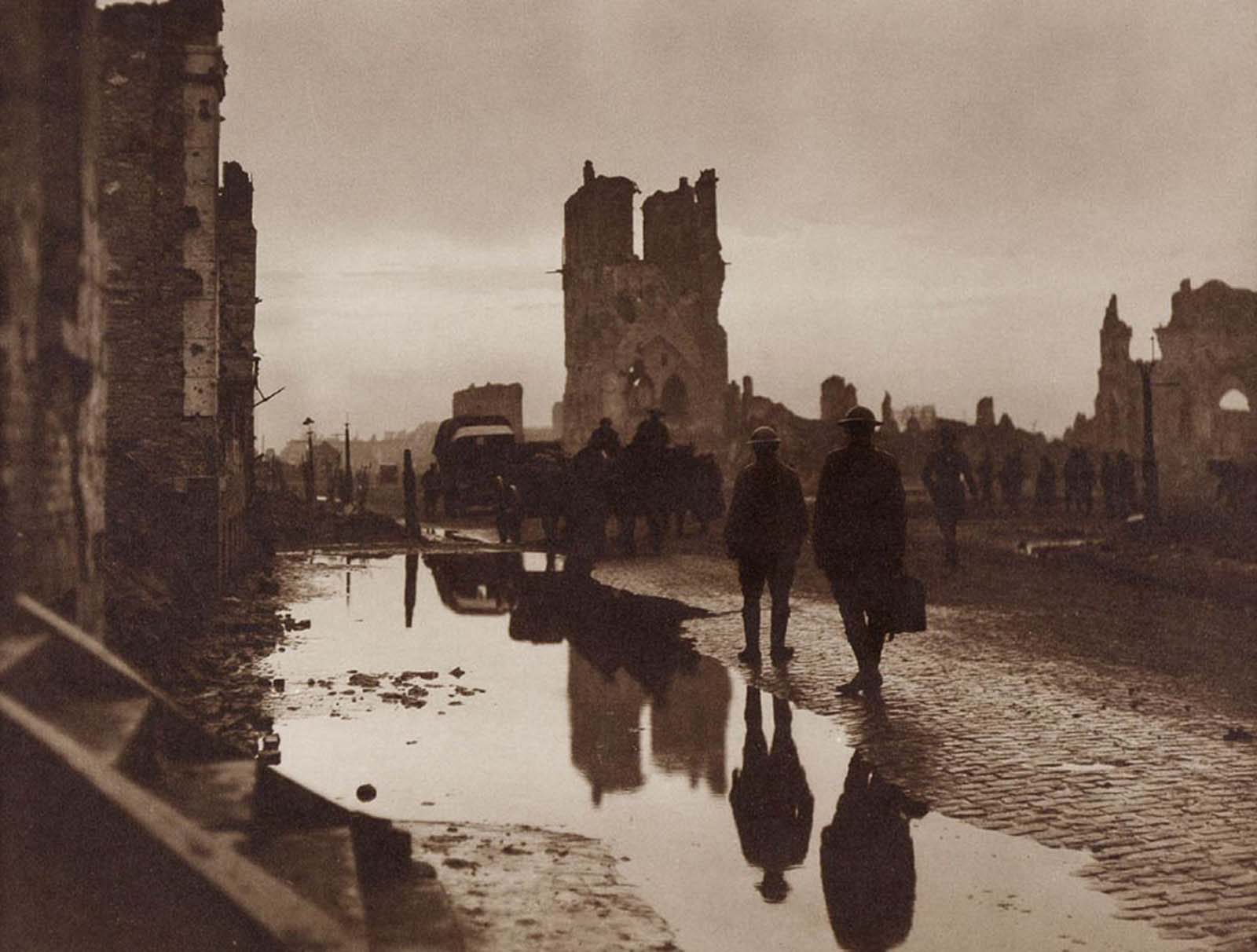 Western front photographs frank hurley