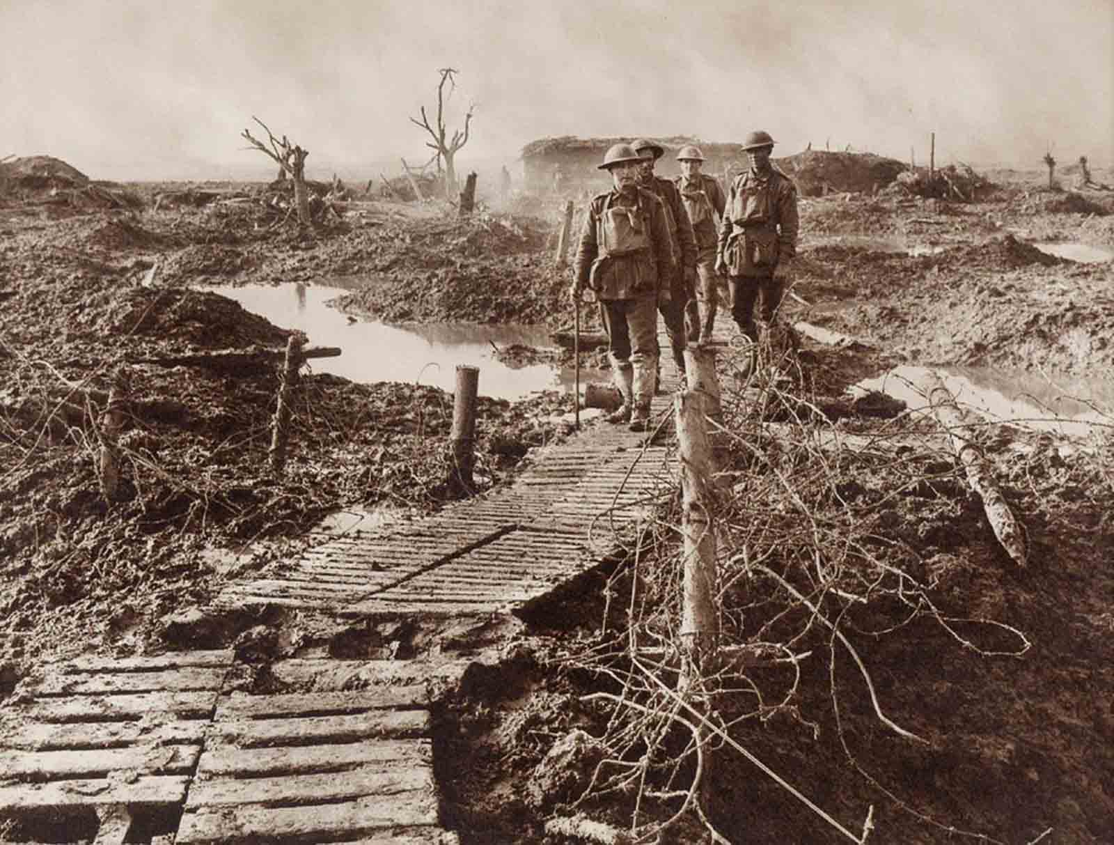 Western front photographs frank hurley