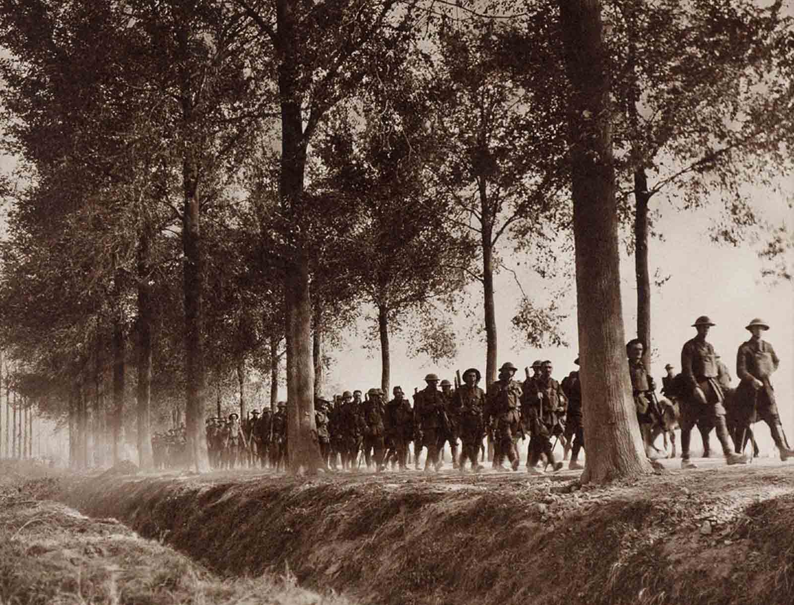 Western front photographs frank hurley