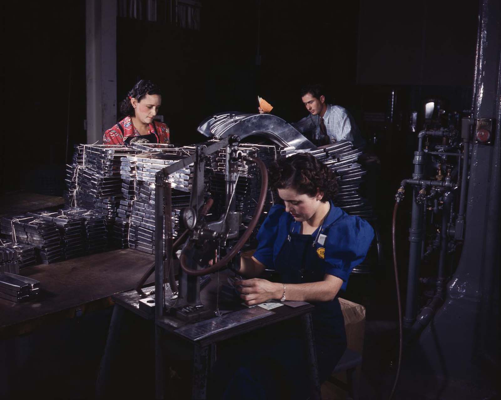 women workers photos usa world war two