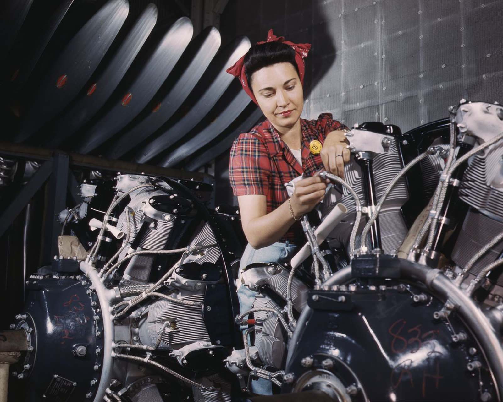 women workers photos usa world war two